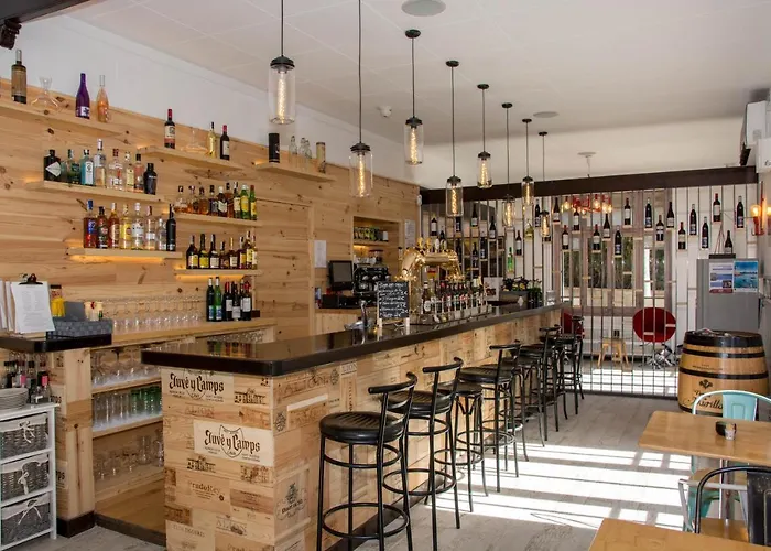 Hostal Emporda