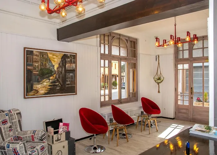 Hostal Emporda